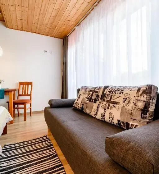 Perhestudio, Dom Wczasowy Radość