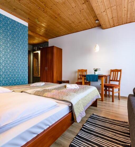 家庭工作室, Dom Wczasowy Radość