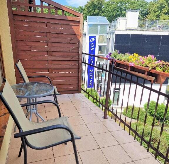 标准工作室带阳台, Dom Wczasowy Radość