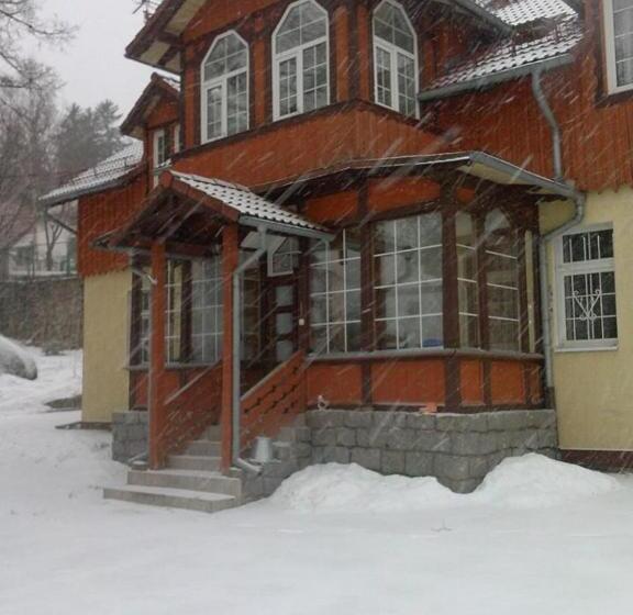 家庭间, Gosciniec Poezja