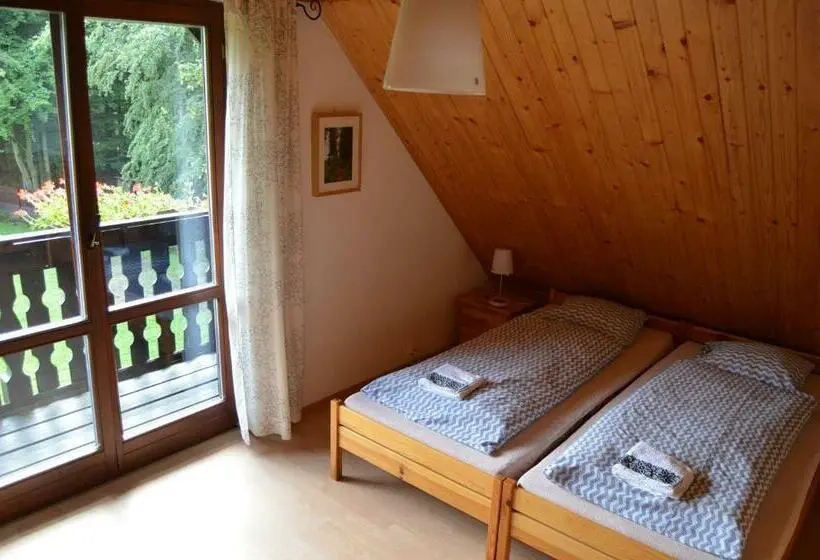 浴室共有スタンダード４人用ルーム, Jałowcówka Centrum Aktywności Psychoruchowej