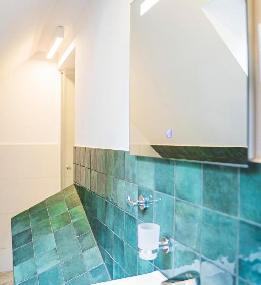 חדר סטנדרטי לארבעה עם חדר אמבטיה משותף, Jałowcówka Centrum Aktywności Psychoruchowej