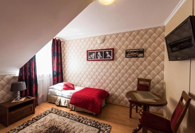 اتاق استاندارد سه نفره, Noclegi Komfort