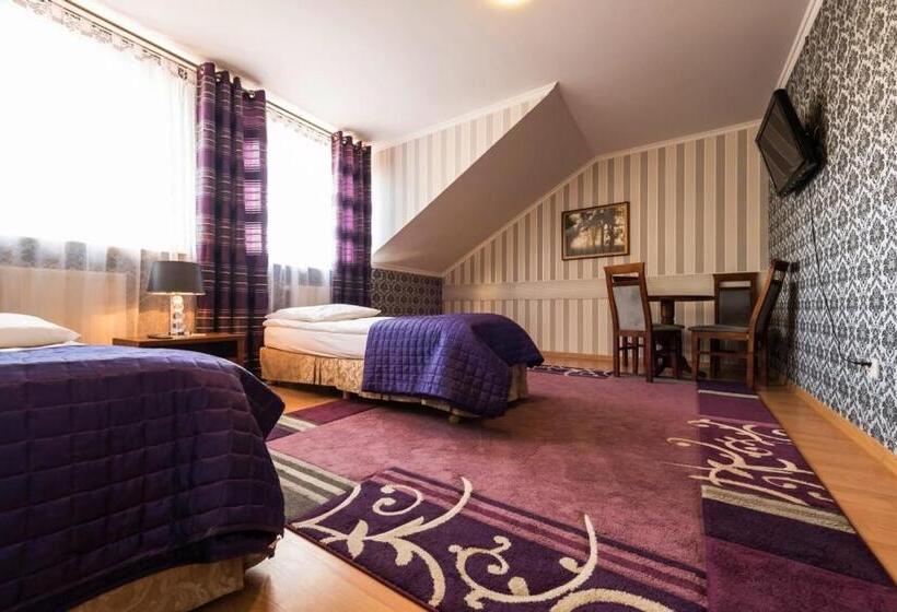 اتاق استاندارد چهار تخته, Noclegi Komfort