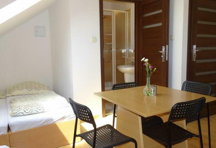 חדר סטנדרט לשלושה, Noclegi Marek I Karolina