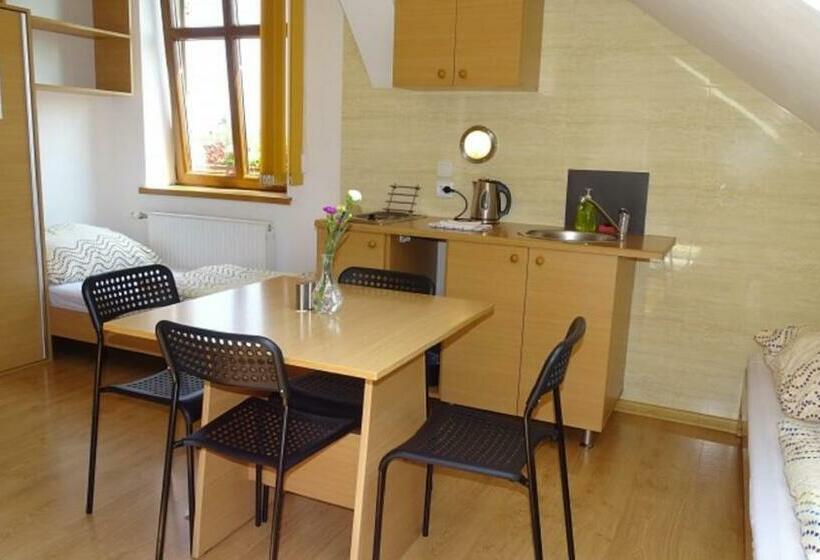 スタンダードトリプルルーム, Noclegi Marek I Karolina