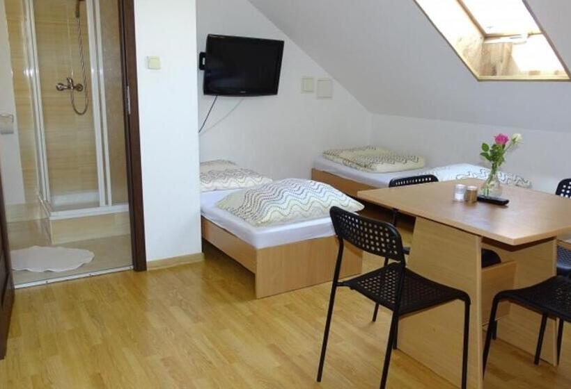 スタンダード４人部屋, Noclegi Marek I Karolina