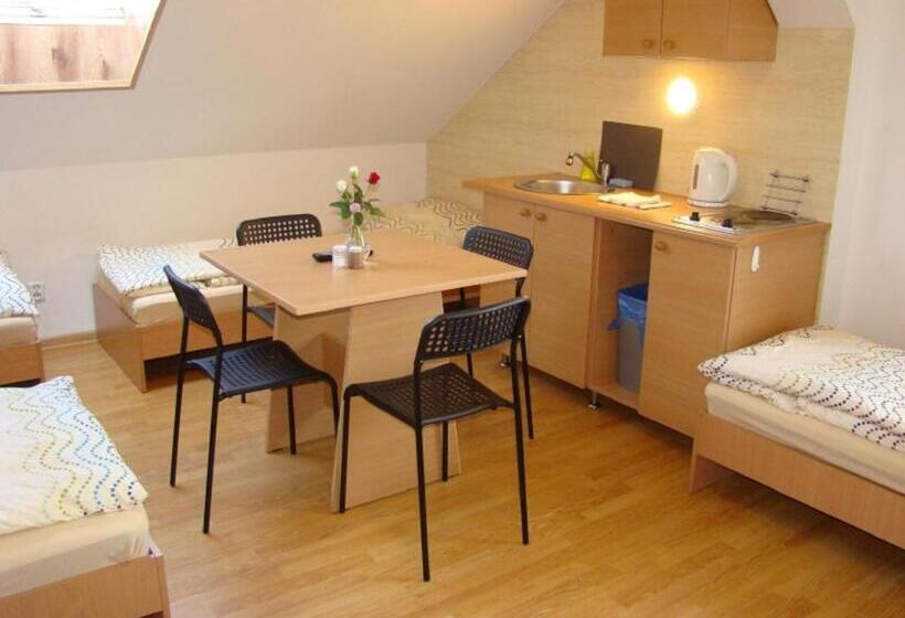 חדר סטנדרט לארבעה, Noclegi Marek I Karolina