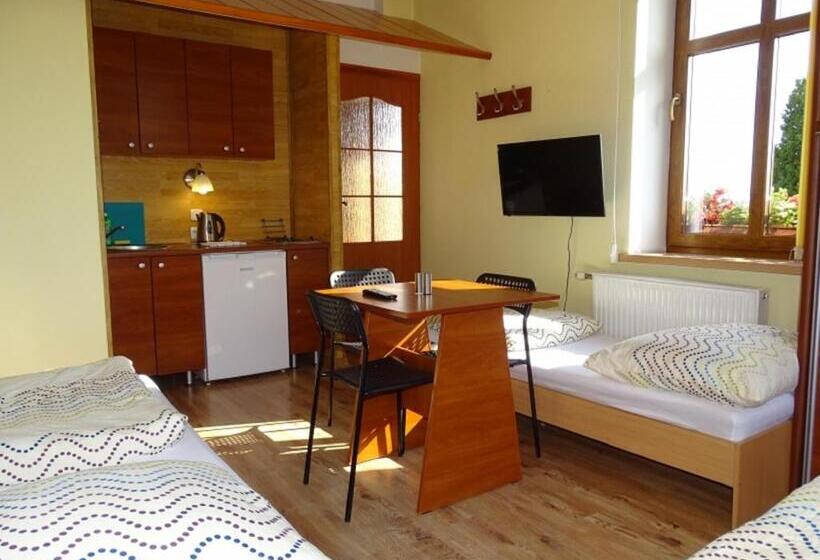 חדר סטנדרט לשלושה, Noclegi Marek I Karolina