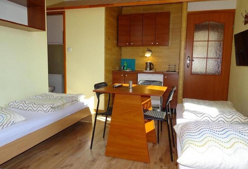 חדר סטנדרט לשלושה, Noclegi Marek I Karolina