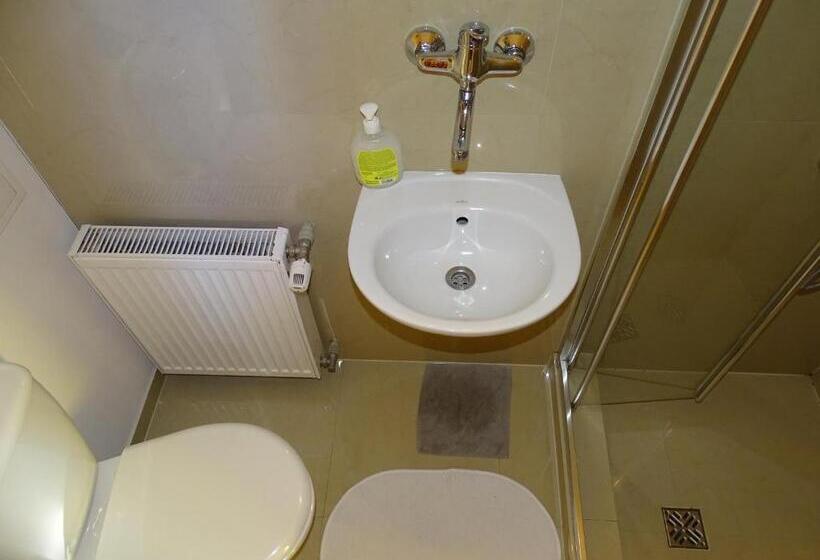 חדר סטנדרט לשלושה, Noclegi Marek I Karolina