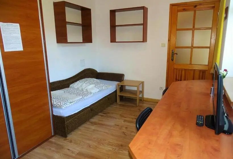 Standard Yhden Hengen Huone, Noclegi Marek I Karolina