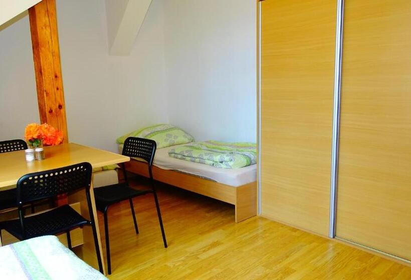 חדר סטנדרט לשלושה, Noclegi Marek I Karolina