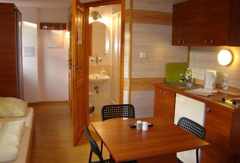 חדר סטנדרט לשלושה, Noclegi Marek I Karolina