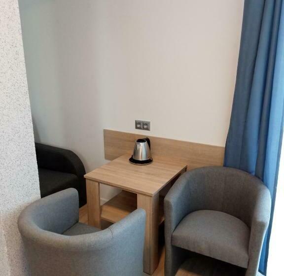 Quarto Quadruple Standart com Varanda, Villa Selavi