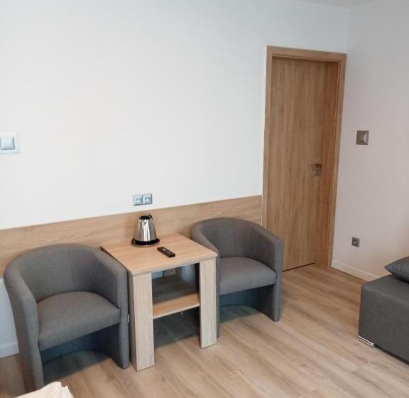 חדר לארבעה סטנדרטי עם מרפסת, Villa Selavi