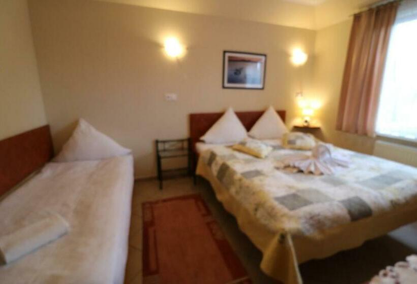 Номер Стандарт Трехместный, Villa Sorento