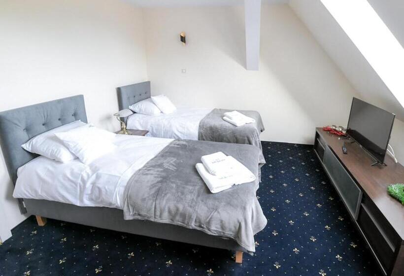 سوییت لوکس, Willa Ważka