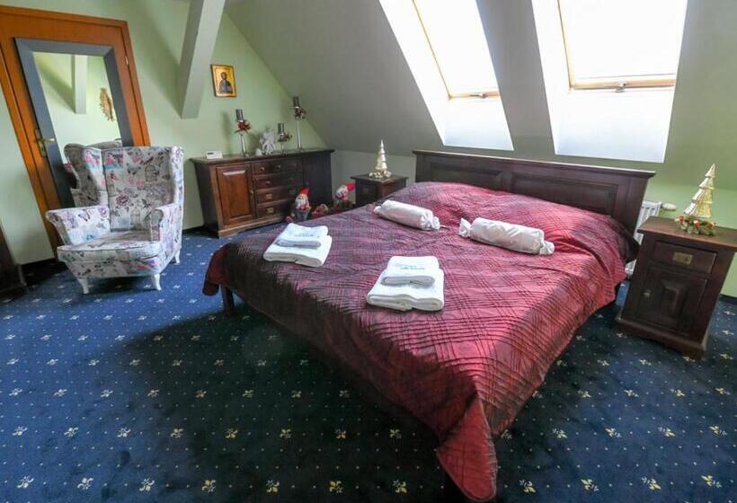 اتاق لوکس سه تخته, Willa Ważka