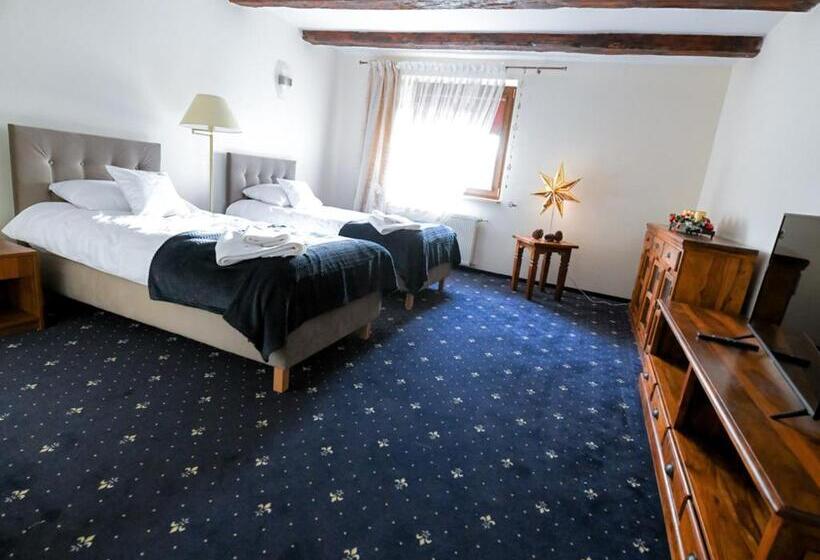 اتاق سوپریور, Willa Ważka