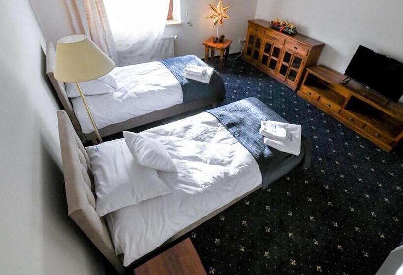 اتاق سوپریور, Willa Ważka