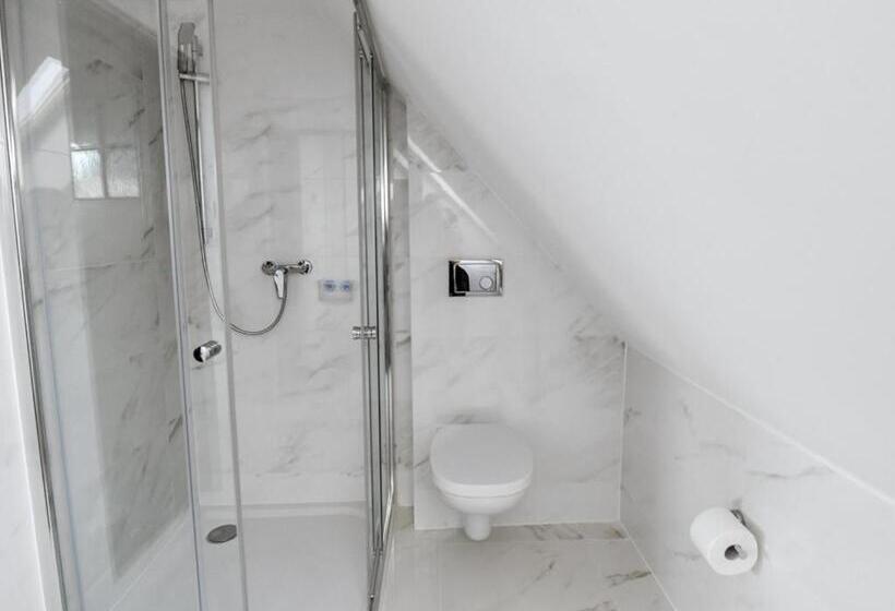 اتاق سوپریور, Willa Ważka