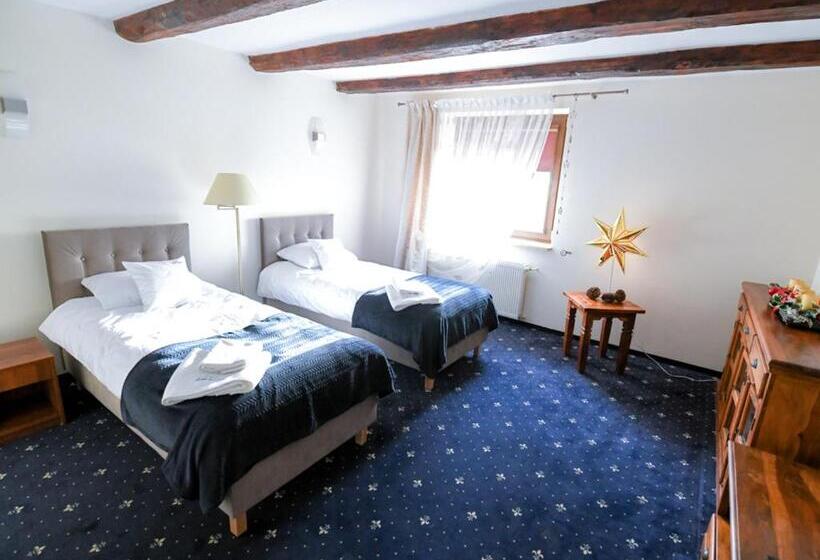 اتاق سوپریور, Willa Ważka