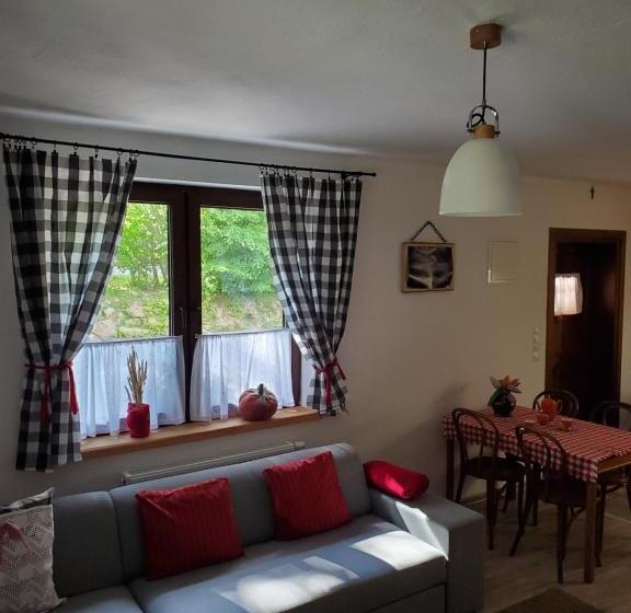 3 Bedroom Suite, Zagroda Berezanka