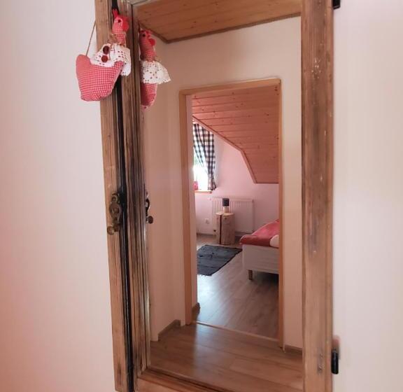 3 Bedroom Suite, Zagroda Berezanka