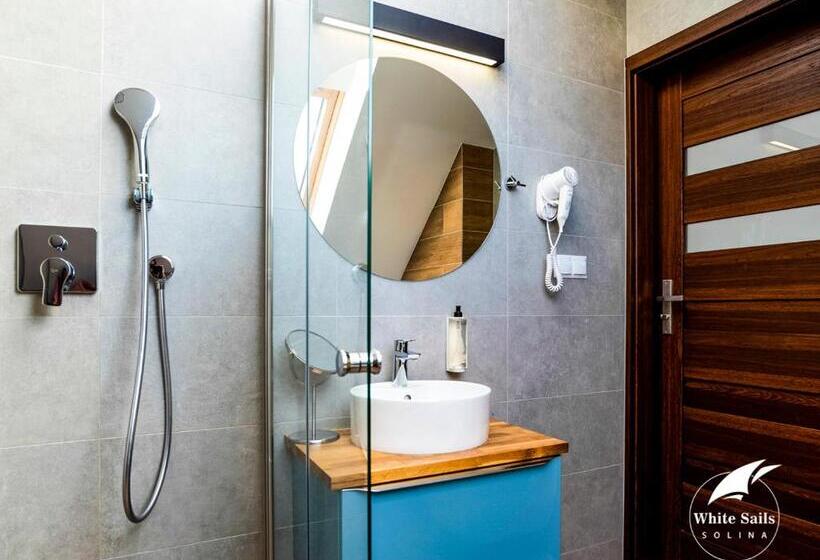 Номер Стандарт, White Sails Solina