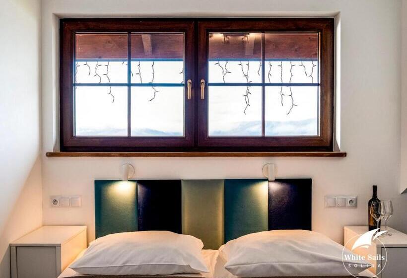 Номер Стандарт, White Sails Solina