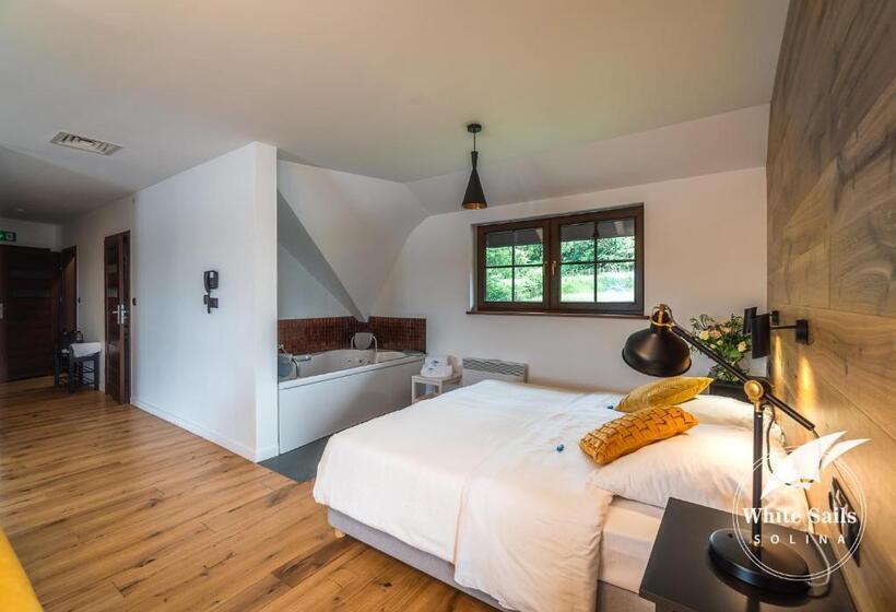 Номер Superior, White Sails Solina