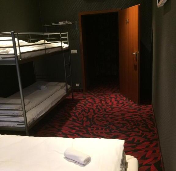 اتاق خانوادگی با سرویس بهداشتی مشترک, Loft Car Factory