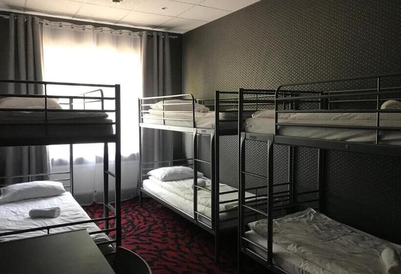 اتاق خانوادگی, Loft Car Factory