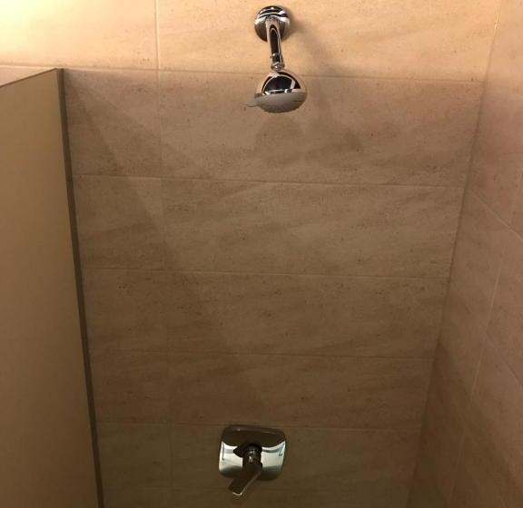 اتاق خانوادگی, Loft Car Factory