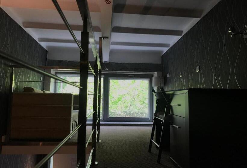 اتاق استاندارد, Loft Car Factory