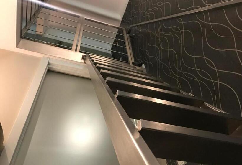 اتاق استاندارد, Loft Car Factory