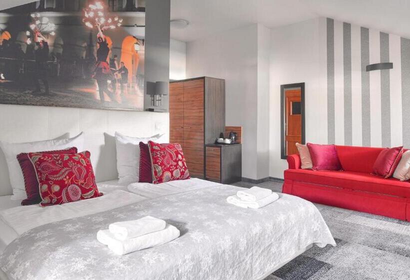 استودیوی استاندارد, Morando