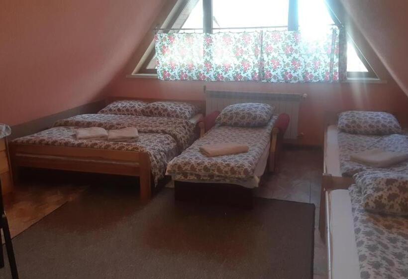 Семейный Номер, Apartamenty I Pokoje Gościnne Nowita