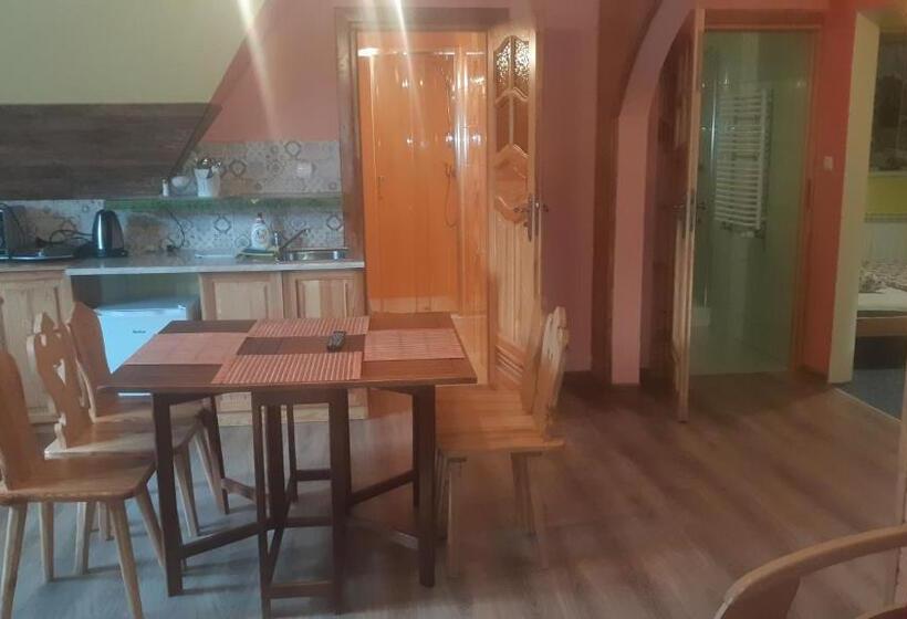 Family Suite, Apartamenty I Pokoje Gościnne Nowita