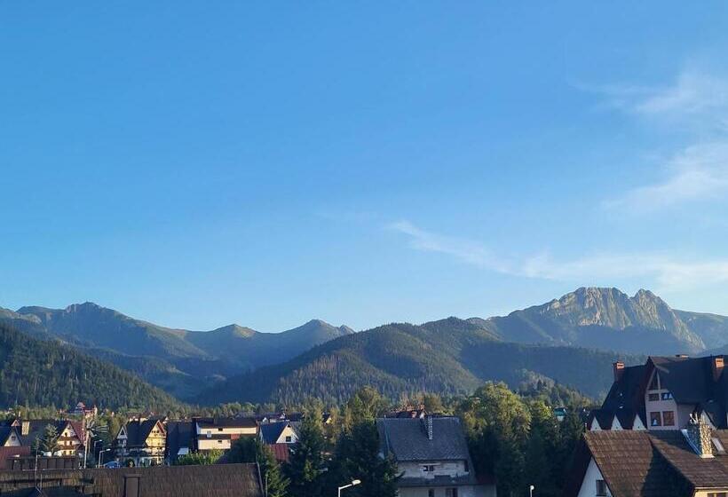 سوییت جونیور, Apartamenty I Pokoje Gościnne Nowita