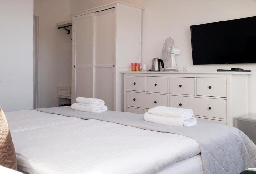 Номер Стандарт Вид на Озеро, Avila Park & Spa