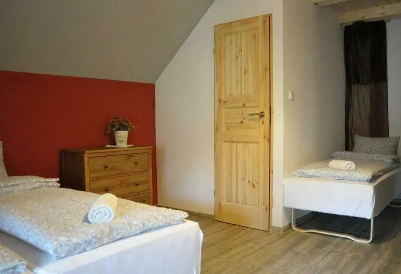 Standard Neljän Hengen Huone Parveke, Babie Lato Bed&breakfast