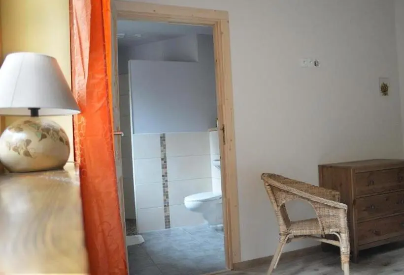 Standard Kolmen Hengen Huone, Babie Lato Bed&breakfast