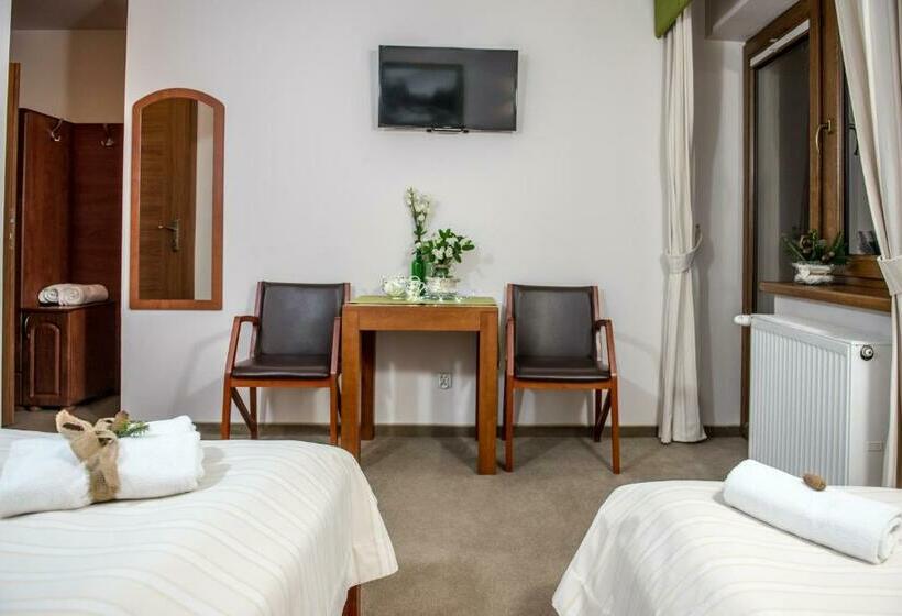 اتاق استاندارد سه نفره, Dw Bogun