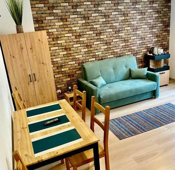 Четырехместный Номер Стандарт, Old Tree Home & Restaurant