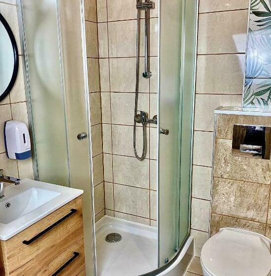 Четырехместный Номер Стандарт, Old Tree Home & Restaurant