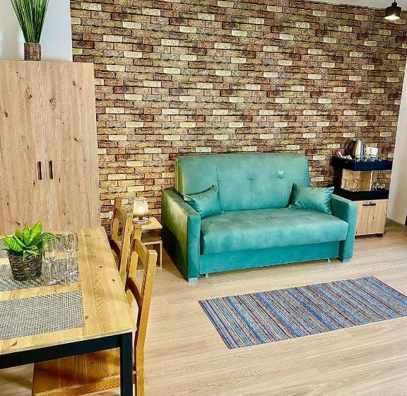 Четырехместный Номер Стандарт, Old Tree Home & Restaurant