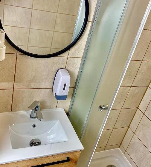 Семейный Номер, Old Tree Home & Restaurant