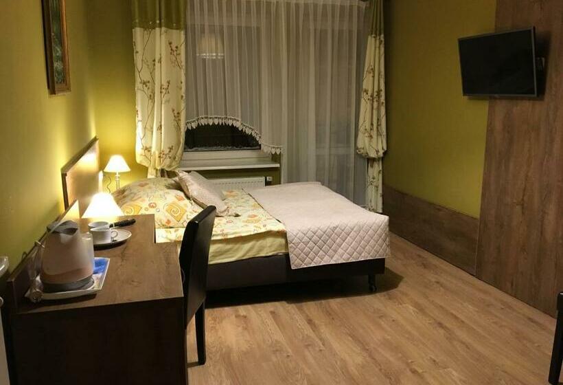 اتاق استاندارد با بالکن, Stratos